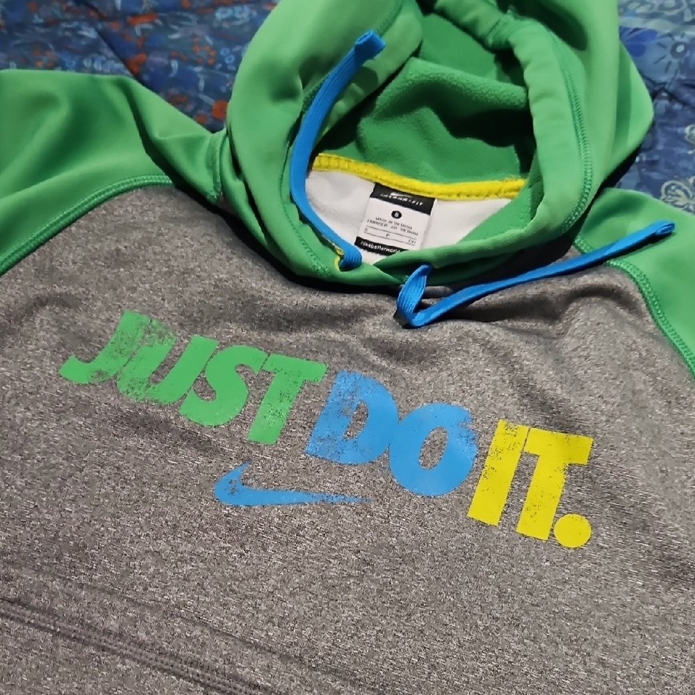 Nike Green and Gray Hoodie - Picture 8 of 9